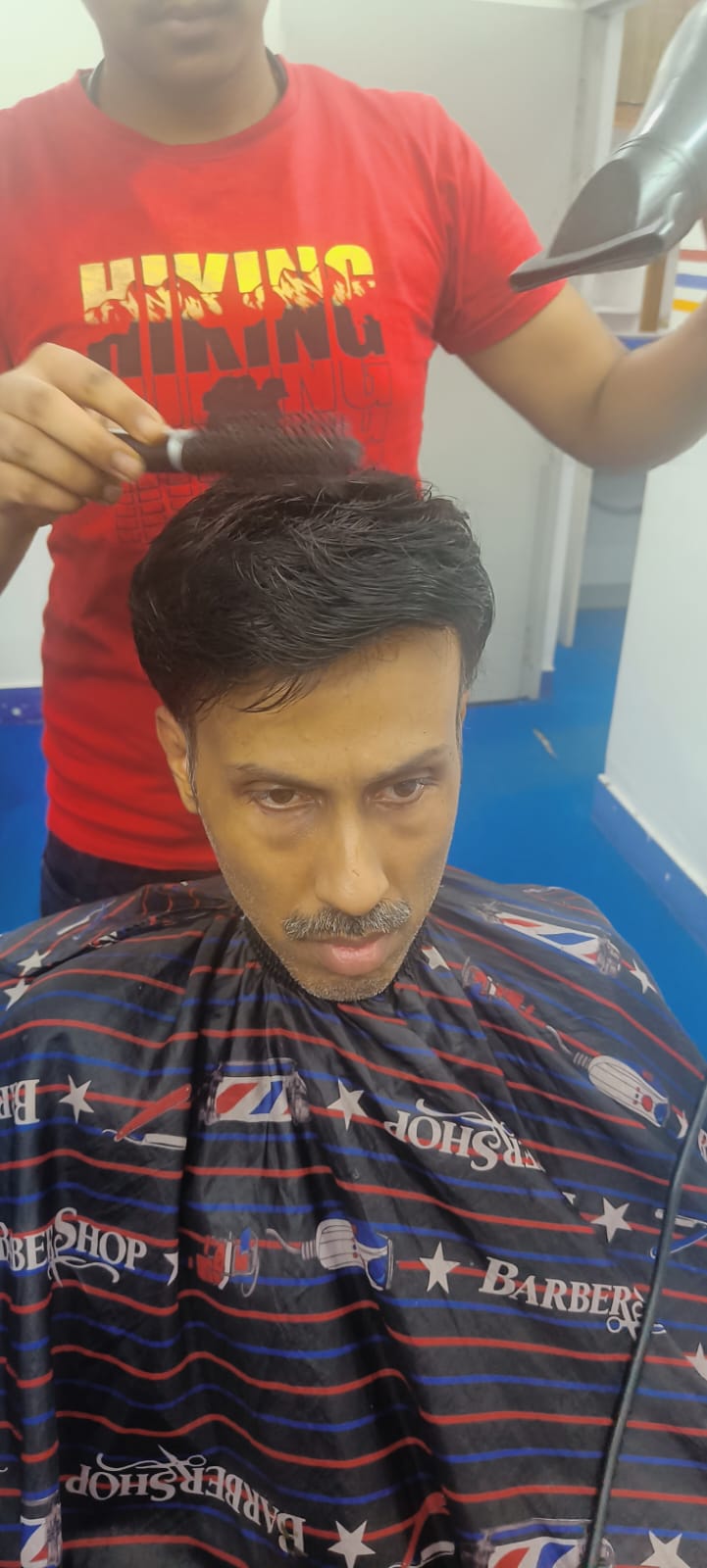 ["https://famoushairstudio.in/api/images/685feb1791feb.png"]